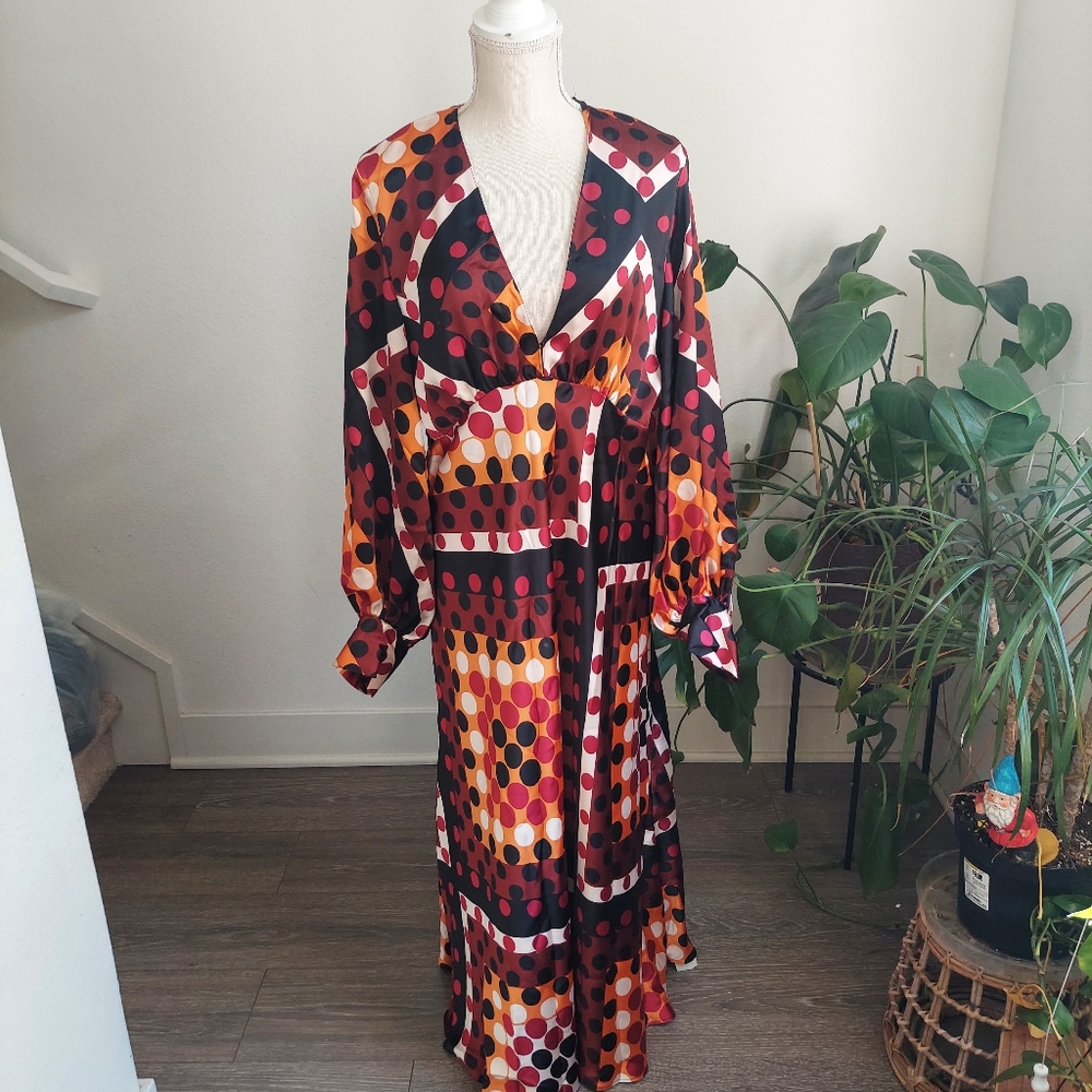 Zara geometric polkadot size XL
